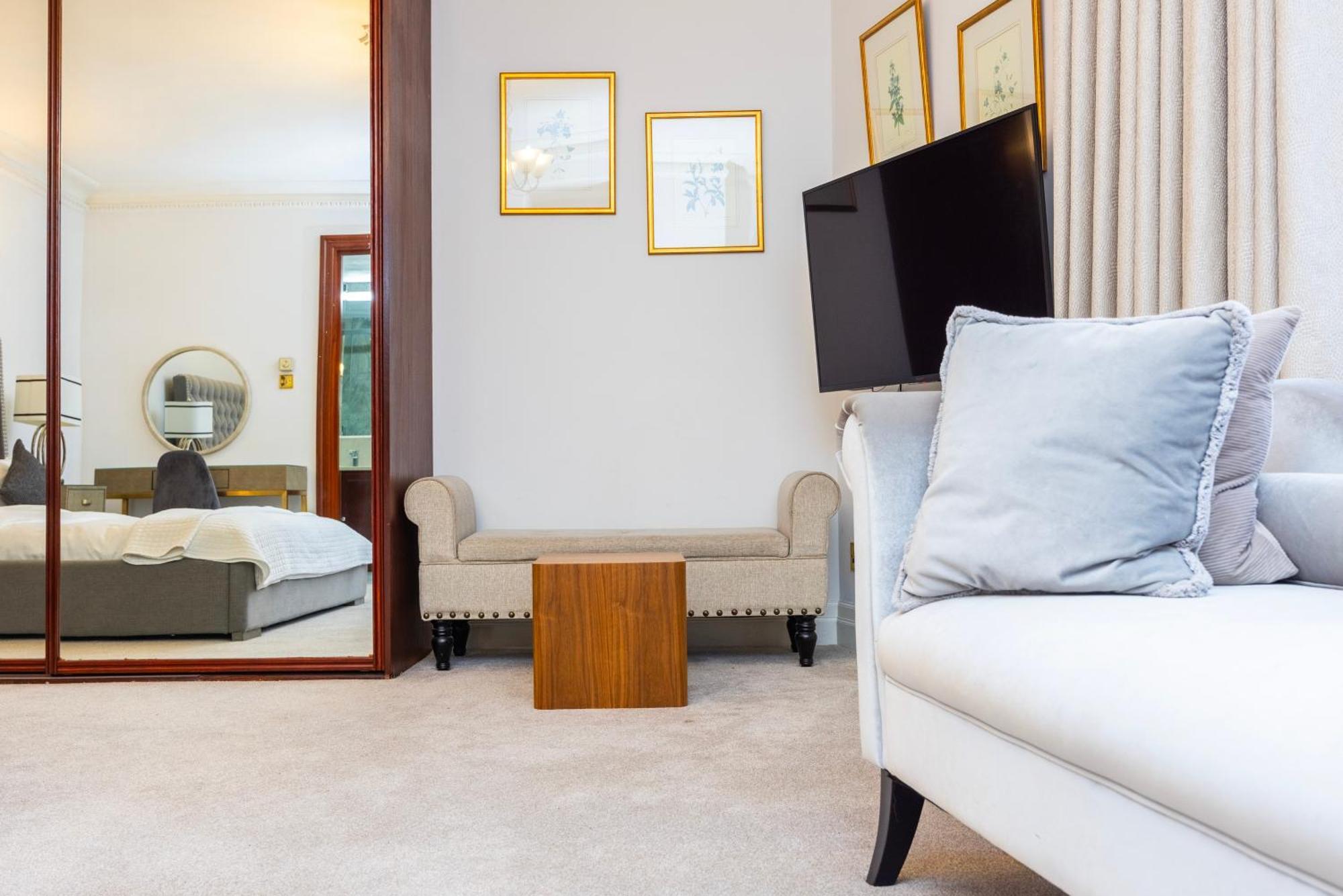 Apartahotel Carlton Court - Mayfair 5*