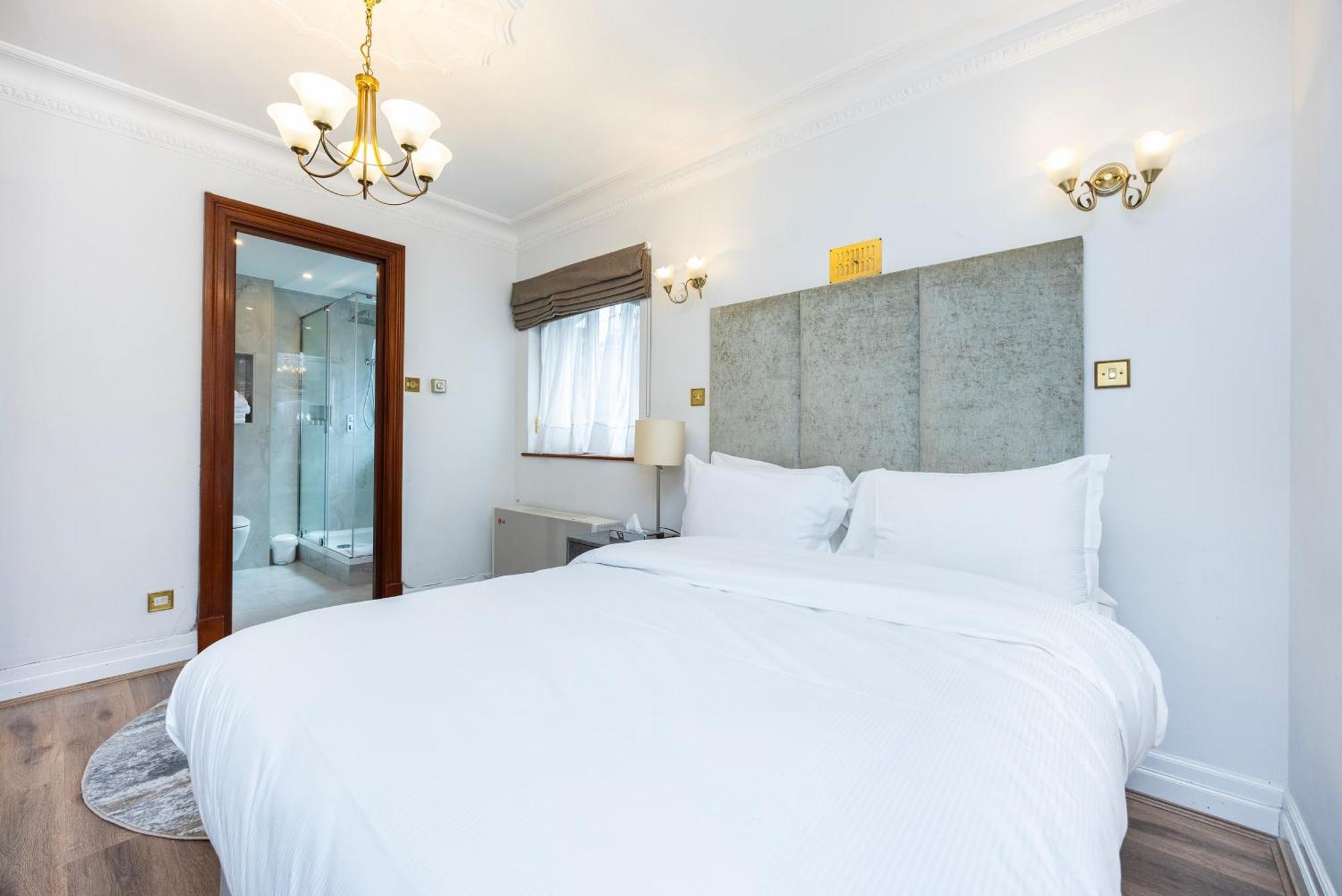 Apartahotel Carlton Court - Mayfair 5*